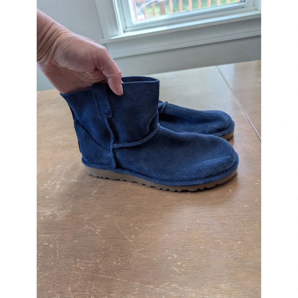 UGG Classic Unlined Blue Perf‎ Suede Ankle Boots Womens 8 comfort pull on street